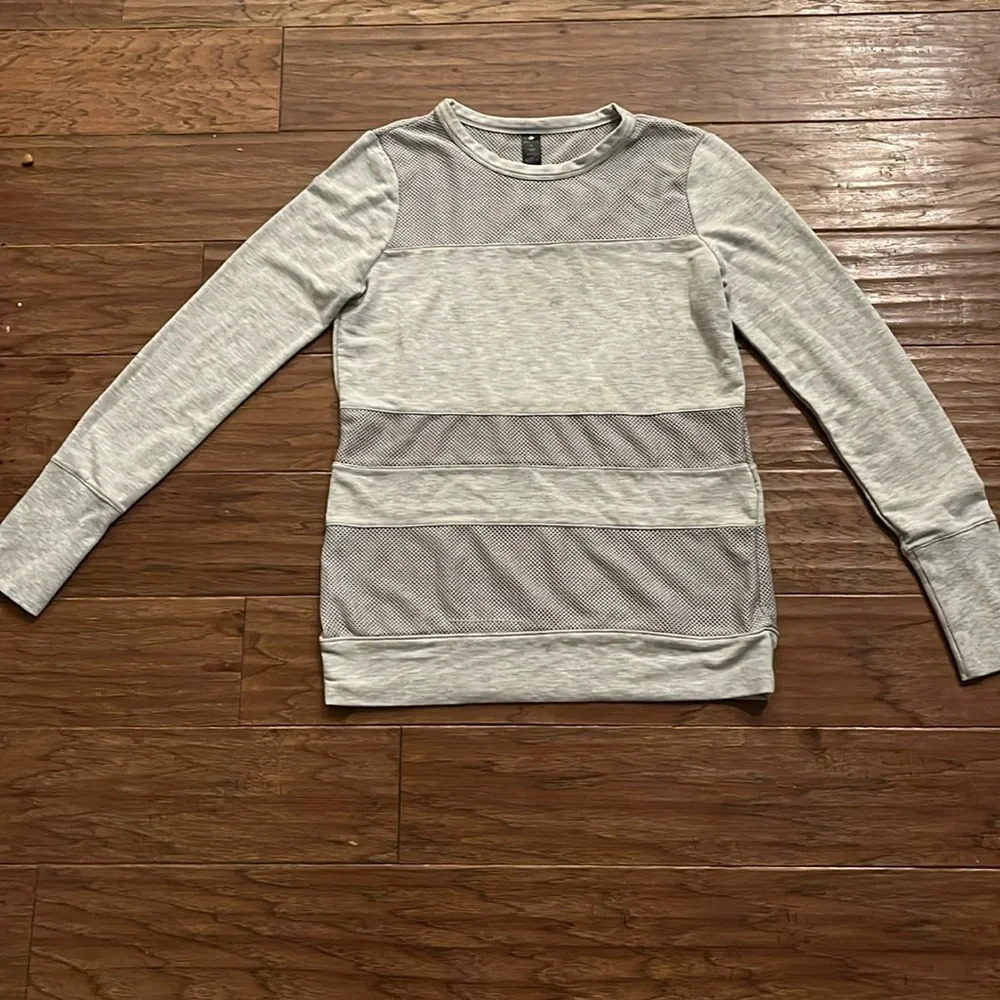 Yogalicious Long Sleeve Shirt with Mesh Details Size S